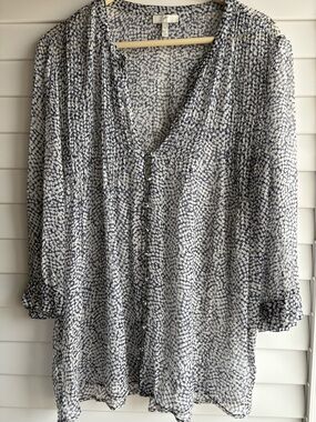 Joie Silk White and Navy Printed Pleated V-Neck Tunic